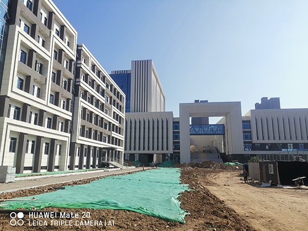 山東服裝學(xué)院學(xué)生公寓樓開(kāi)荒保潔